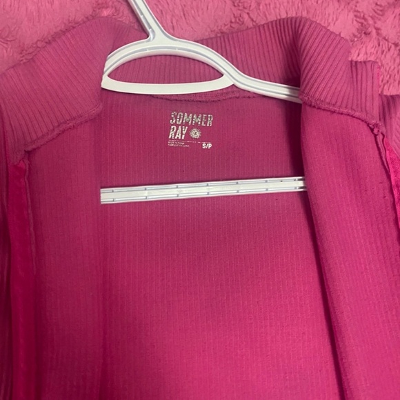 Pink crop top zip up - Picture 4 of 5